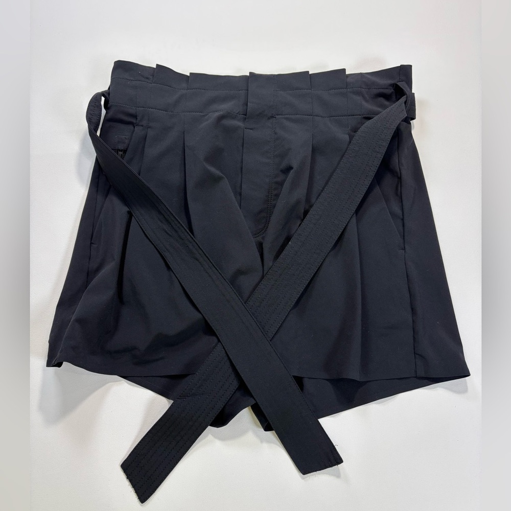 Athleta Black Skyline Shorts Size 4
